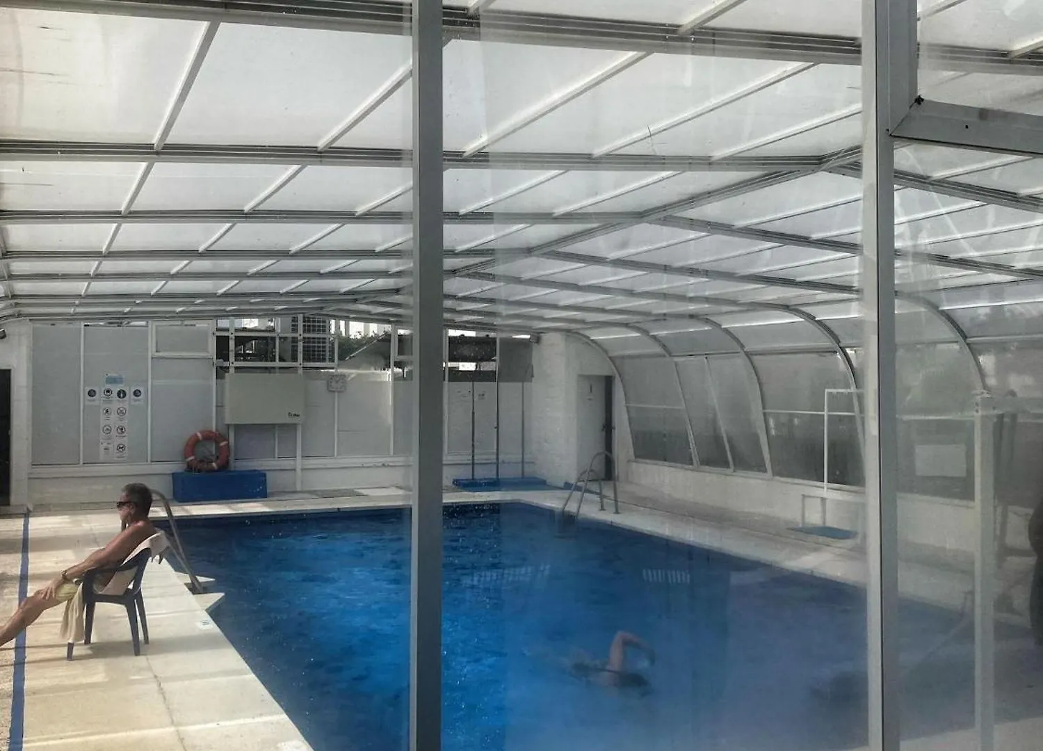 Apartamento En Urbanizacion Privada Con Piscina En Primera Linea De Playa Torrox Apartment