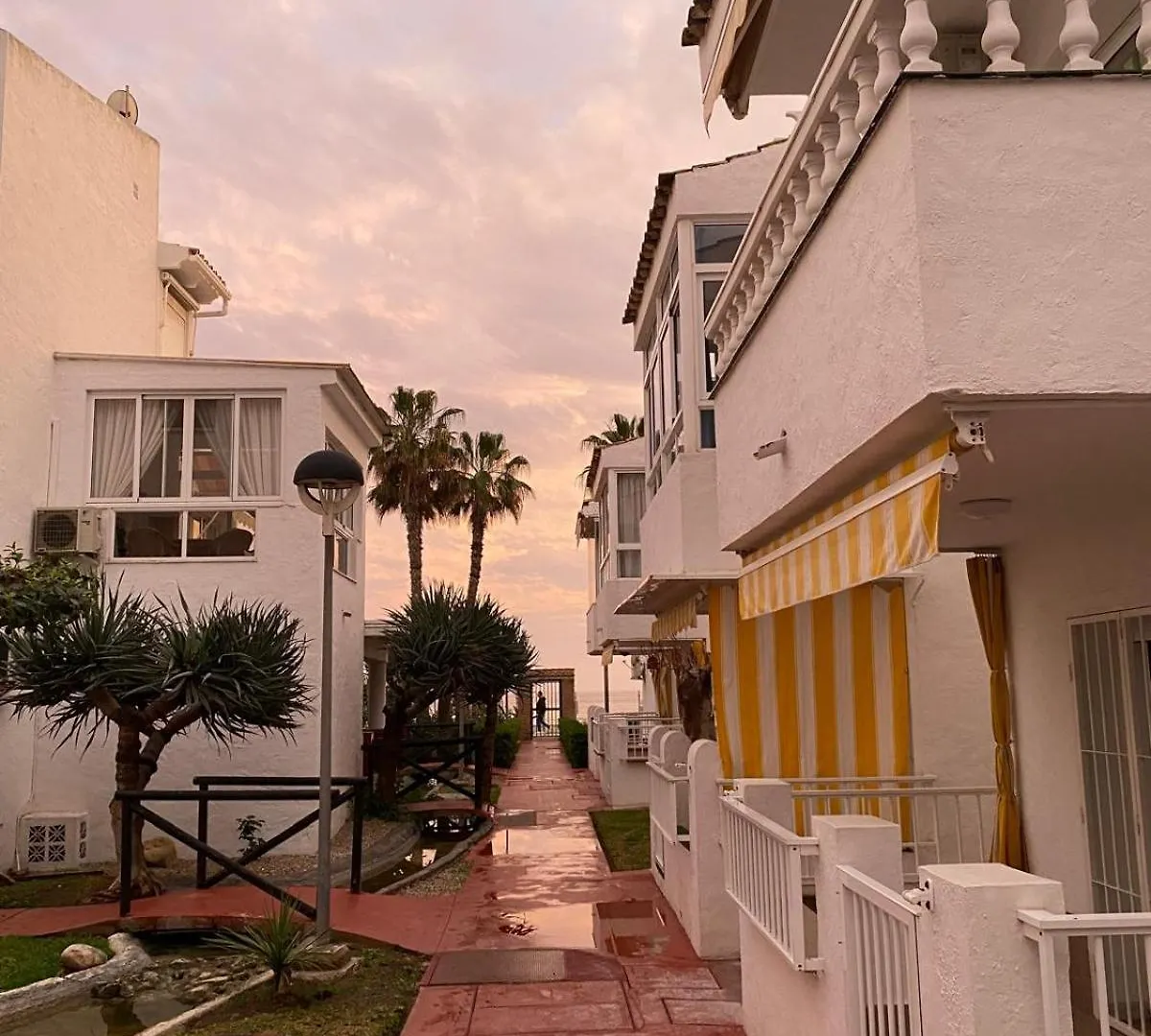 Apartamento En Urbanizacion Privada Con Piscina En Primera Linea De Playa Torrox Apartment